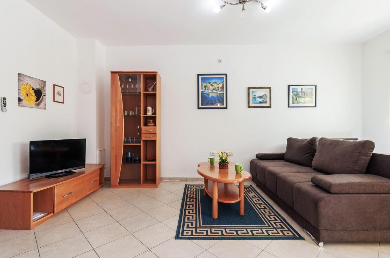 Apartment Marelja - Private Parking And Balcony Zadar Exterior photo